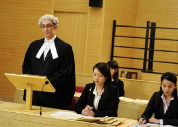 hoc-luat-dan-su-ra-lam-gi