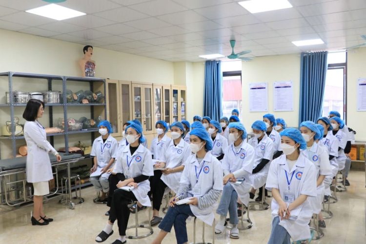 Các trường đào tạo ngành Điều dưỡng hệ Đại học và Cao đẳng mới nhất