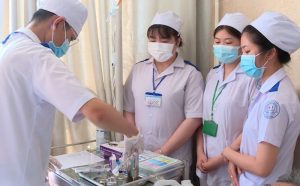 Nâng cao chuyên môn và tích lũy kinh nghiệm giúp bác sĩ mở rộng cơ hội nghề nghiệp